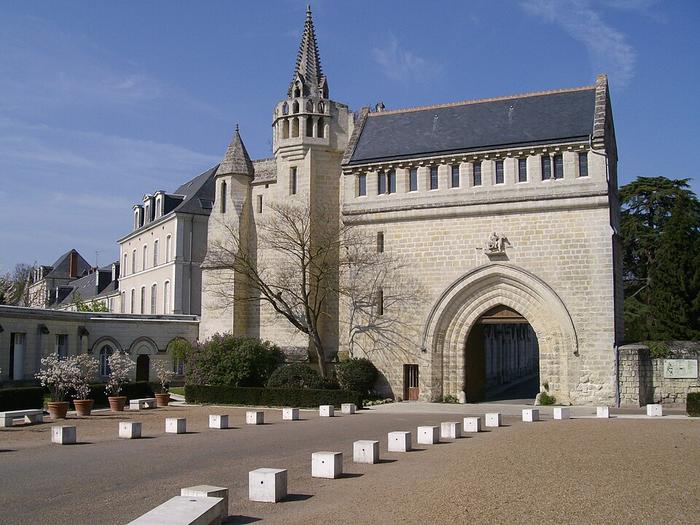 Tours  - Immobilier - CENTURY 21 Agence Maginot -Sainte-radegonde-Marmoutier,_portail_de_la_crosse