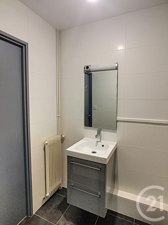 Studio à louer - 1 pièce - 28.04 m2 - TOURS - 37 - CENTRE - Century 21 Agence Maginot Studio à louer - 1 pièce - 28.04 m2 - TOURS - 37 - CENTRE - Century 21 Agence Maginot