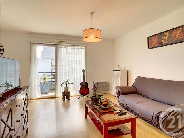 Afficher la photo en grand Appartement T2 à vendre - 2 pièces - 50.0 m2 - TOURS - 37 - CENTRE - Century 21 Agence Maginot