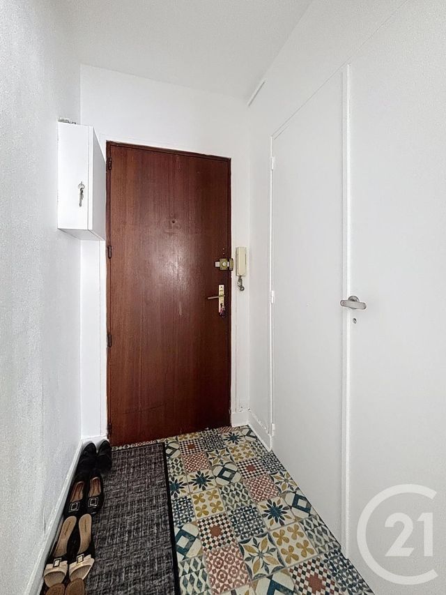Appartement F2 à vendre - 2 pièces - 43.01 m2 - ST CYR SUR LOIRE - 37 - CENTRE - Century 21 Agence Maginot