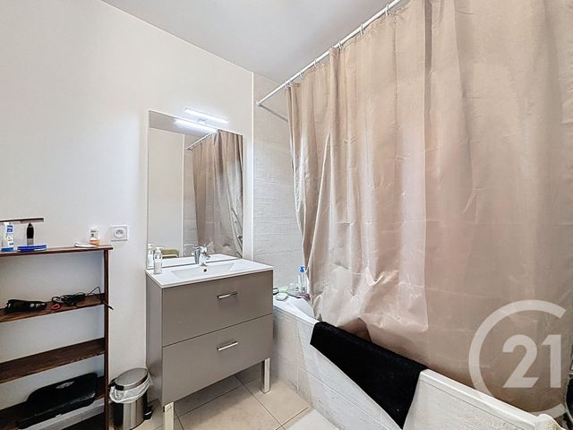 Appartement T3 à vendre - 3 pièces - 61.53 m2 - ST CYR SUR LOIRE - 37 - CENTRE - Century 21 Agence Maginot