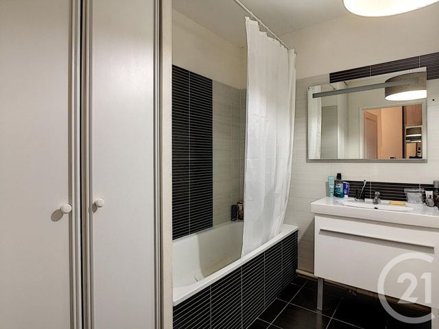 Appartement T2 à louer - 2 pièces - 54.72 m2 - TOURS - 37 - CENTRE - Century 21 Agence Maginot